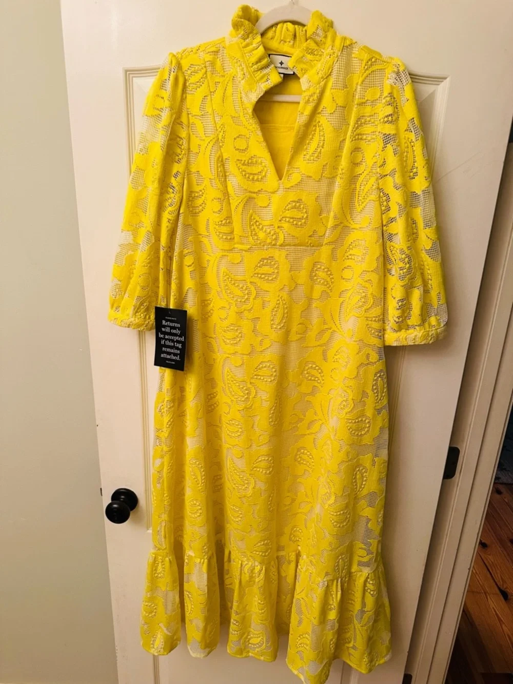 Beautiful!!  NWT Tuckernuck Yellow Lace Palmerston Maxi Dress Medium - Picture 4 of 4